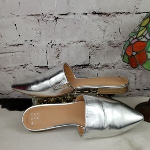 A. New. Day Mules, Metallic Silver Size7.5